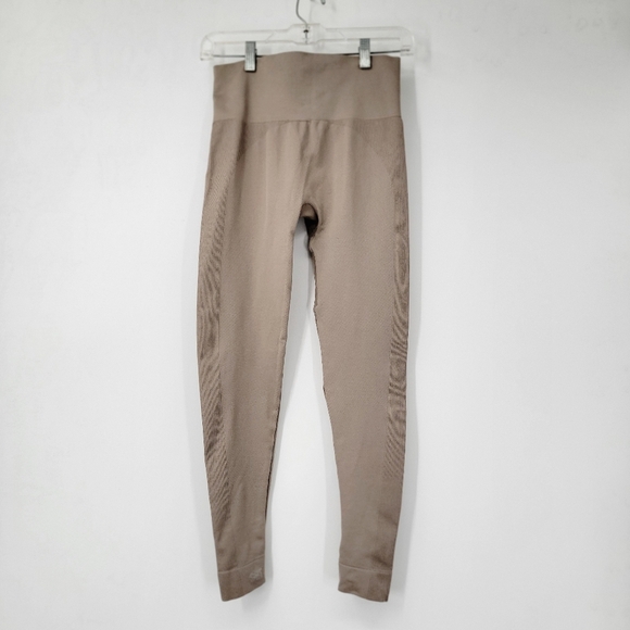 SET Active Leggings Size Medium Stardust Canoe Sand Taupe Minimalist Neutral - Picture 11 of 16